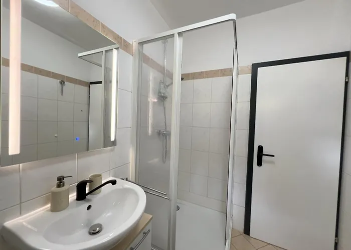 Theresa By Landluft *