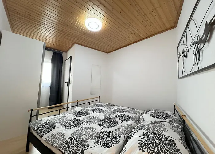 Theresa By Landluft *